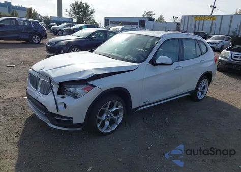 2015 BMW X1 xDrive28I из США, поврежденный, VIN WBAVL1C50FVY41397